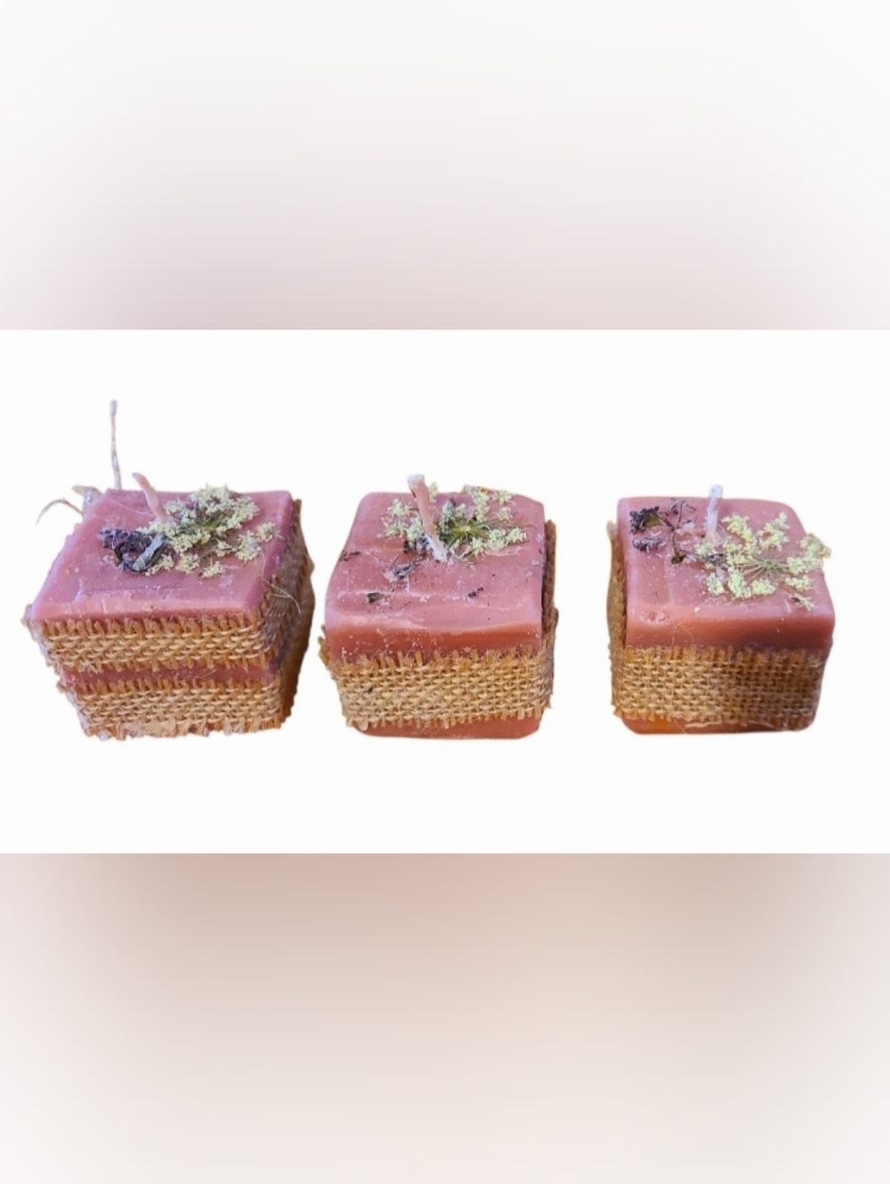 3x BURLAP AND FLORAL DECORATIVE CANDlES